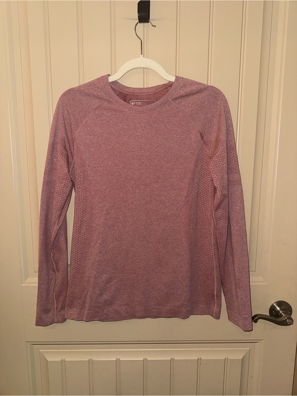 FIGS Salta Seamless Long-Sleeve Underscrub Shirt In Mauve Pink Womens Large
